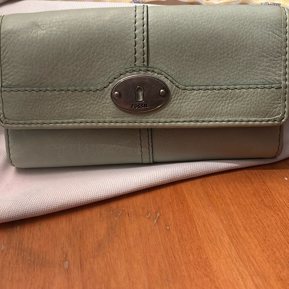 Fossil wallet. ZA